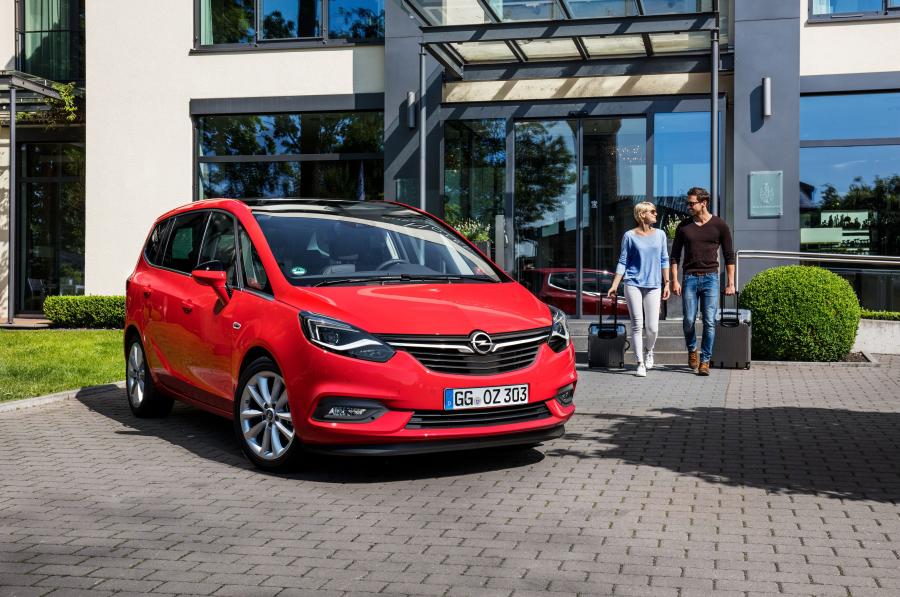  Opel Zafira Turbo 2016 года  (фото 12 из 20)